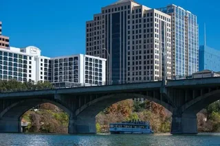 Austin Tour with State Capitol and Cruise