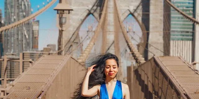New York City Flying Dress Photo Shoot 1 hr - Image 3