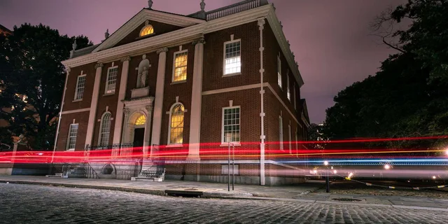 Philadelphia Ghosts and Booze Haunted Pub Crawl 2 hr - Image 4