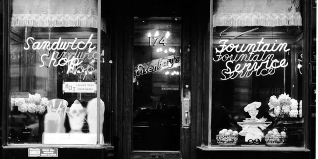 New York Flatiron Food, History, and Architecture Tour - Image 3