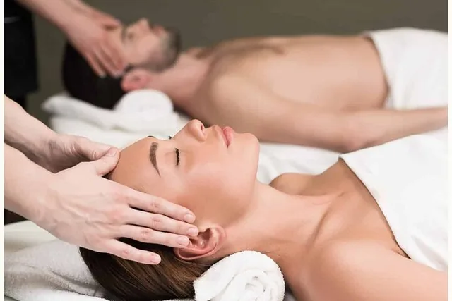 Honolulu Couples Massage Package 90 Min - Image 2