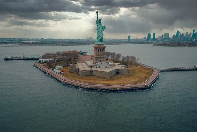 New York Statue of Liberty and Ellis Island Tour - Image 3
