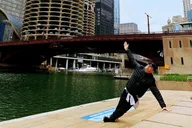 Chicago River Yoga Walk Tour 90 min thumbnail 6