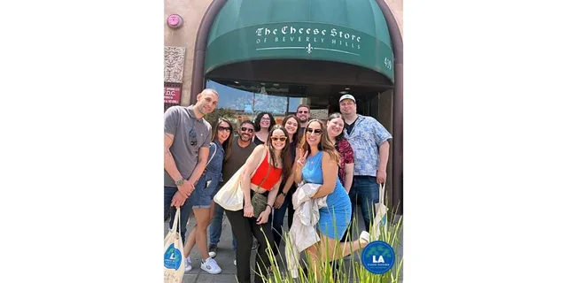 Los Angeles Beverly Hills Food, Film & Fashion Walking Tour 3.5 hr - Image 5