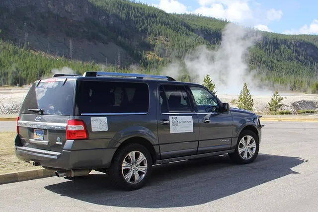 Jackson Yellowstone National Park Guided Tour Full Day - Image 6