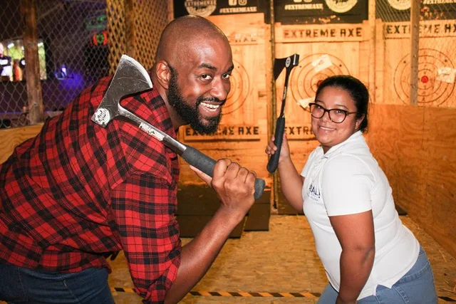 Miami Axe Throwing 60 Min - Image 2