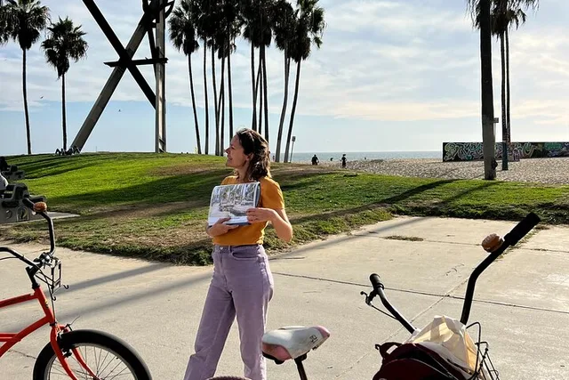 Venice and Santa Monica Bicycle Tour - Image 6