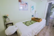 Waikiki Lomi Lomi Massage thumbnail 1