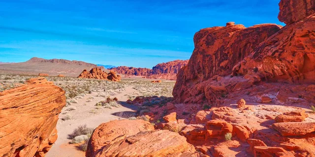 Las Vegas Valley of Fire Private Group Tour 5 hr - Image 1