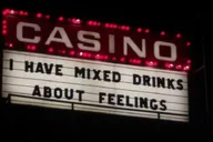 Las Vegas Fremont Bar Tour with Cocktails and Photos thumbnail 5