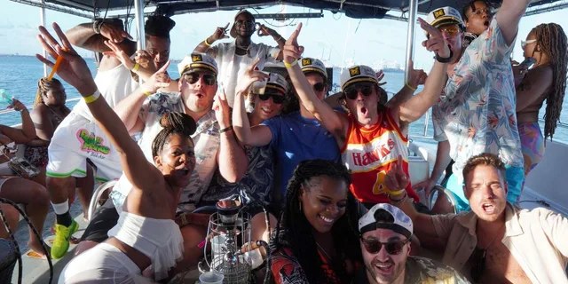 Miami Boat Party with Live DJ and Unlimited Drinks - Image 3