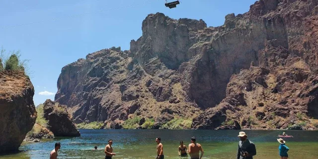 Las Vegas Emerald Cave Paddleboard and Kayak Tour - Image 2