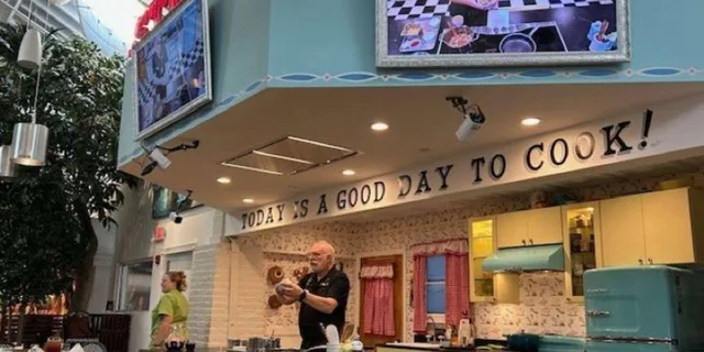 Key West Cooking Show Chef Demonstration - Image 3