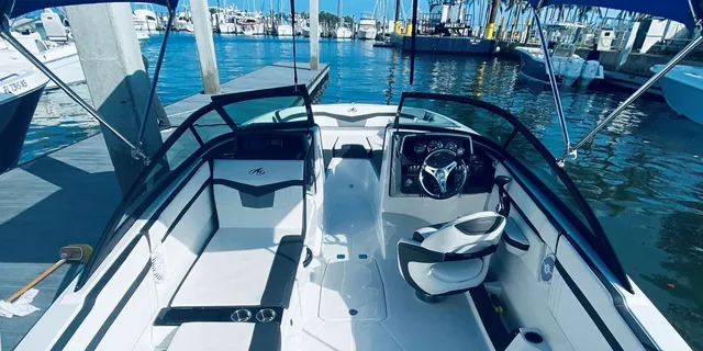 Miami Private Boat Cruise with Champagne 2 hr - Image 5