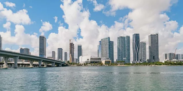 Miami Hop-On Hop-Off Tour with Boat Cruise - Image 4
