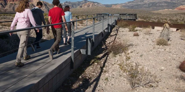 Las Vegas Red Rock Canyon 4x4 Jeep Tour - Image 2