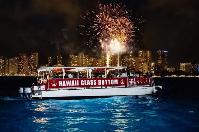 Waikiki Glass Bottom Boat Fireworks Tour - Image 3