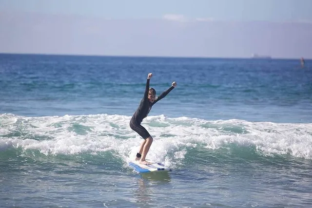 Manhattan Beach Surf Lesson - Image 3