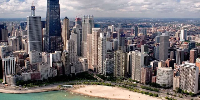 Chicago 360 Observation Deck Sip and View Ticket - Image 5