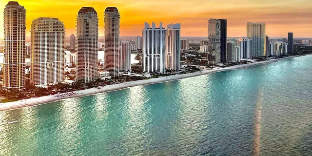 Fort Lauderdale Airplane Tour Over Miami - Image 3