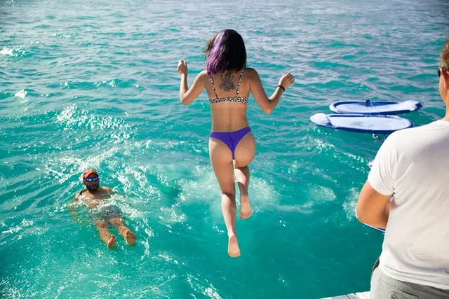 Miami Beach Yacht Rental - Image 6