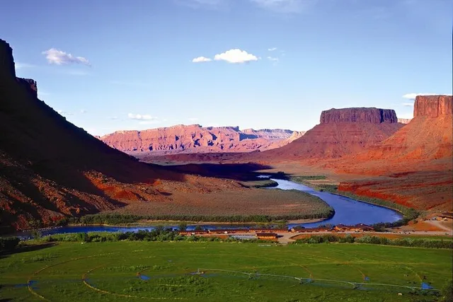 Canyonlands Geology Airplane Tour - Image 5