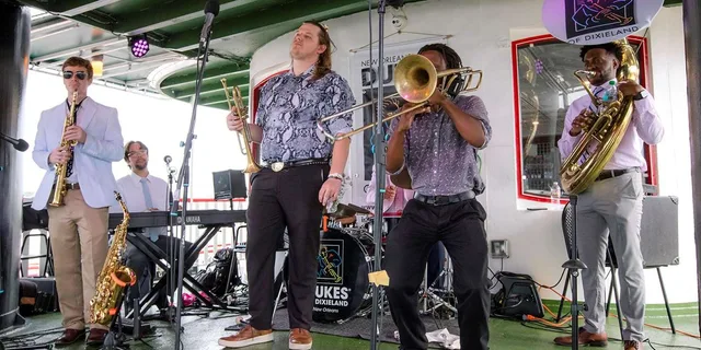 New Orleans Jazz Cruise on the Mississippi River - Image 4