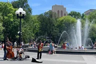 New York City Neighborhoods Tour in French thumbnail 2