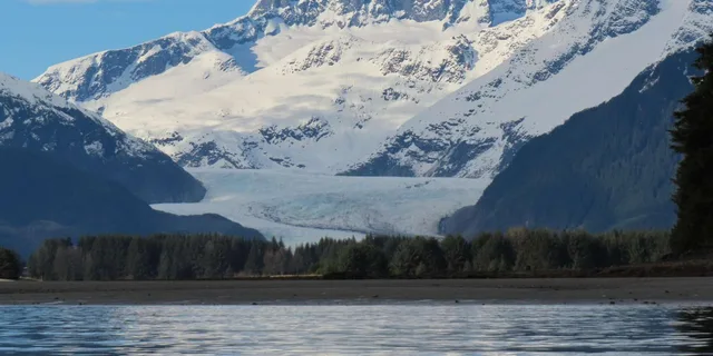 Juneau Kayak Tour with Mendenhall Glacier Views - Image 2
