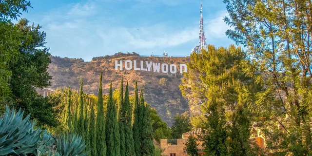 Los Angeles Hollywood Celebrity Homes Bus Tour - Image 4