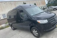 New York Airport Transfer in Luxury Van thumbnail 2