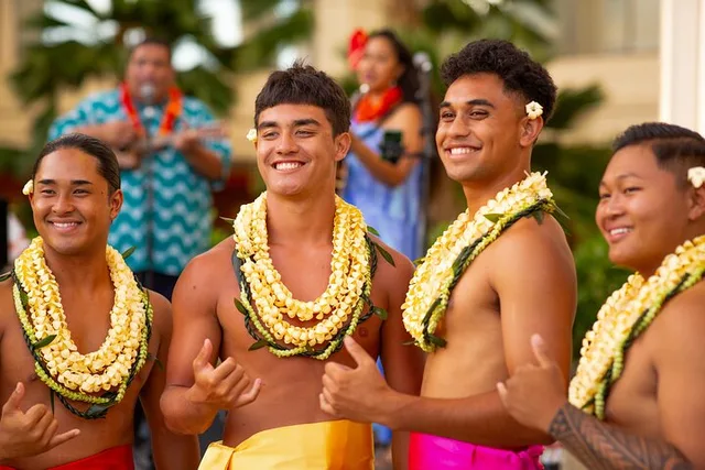 Waikiki Luau Experience with Buffet - Image 4