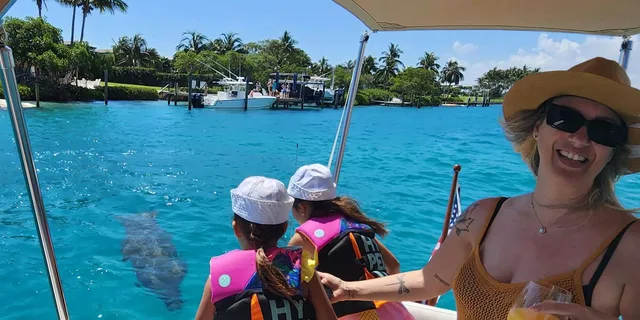 West Palm Beach Narrated History & Celebrity Boat Tour 2 hr - Image 4