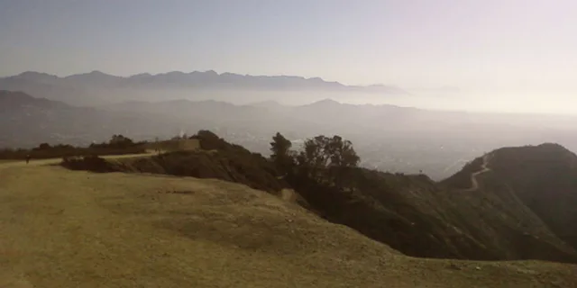 Los Angeles Mulholland Trail Horseback Riding Tour - Image 6
