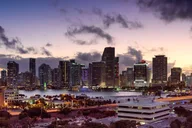 Miami Private Airplane Tour with Champagne 50 min thumbnail 6