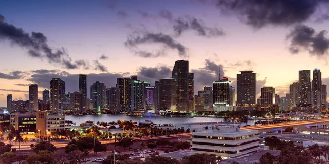 Miami Private Airplane Tour with Champagne 50 min - Image 6