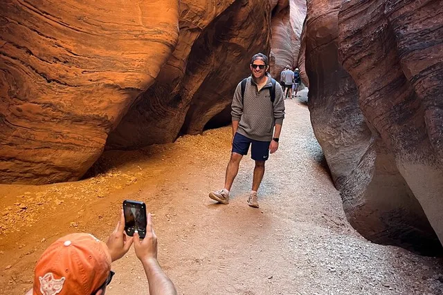 Buckskin Gulch Slot Canyon Tour via Wire Pass - Image 4