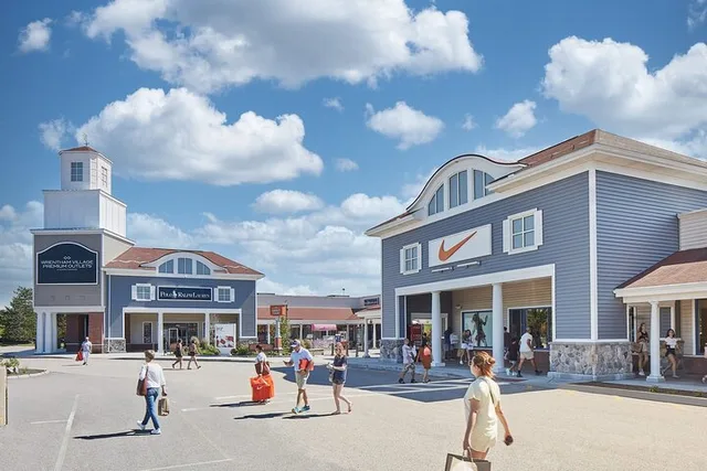 Boston Shopping Tour to Wrentham Village Outlets - Image 2