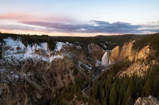 Yellowstone Wildlife and Waterfalls Tour
