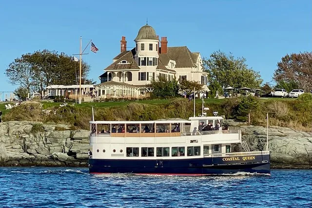 Newport Cocktail Cruise aboard Coastal Queen 75 min - Image 3