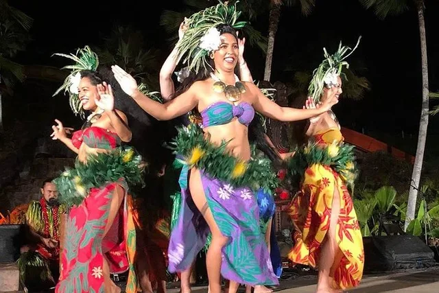 Oahu Chief's Luau Admission - Image 3