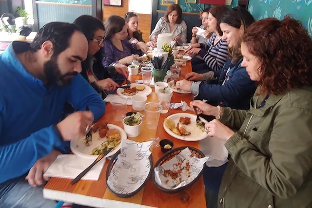 Newport Walking Food and History Tour - Image 1