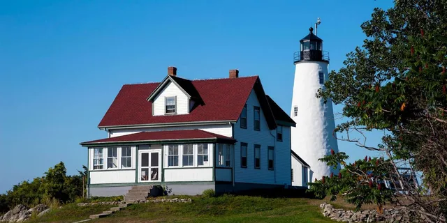 Boston Baker Island Boat & Lighthouse Tour - Image 2
