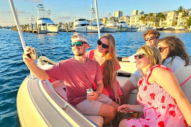 West Palm Beach Sightseeing Boat Tour at Sunset 4 hr - Image 3