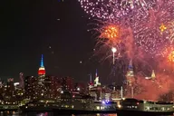 New York City Fireworks Cruise with Gourmet Hors D’oeuvres 4.5 hr thumbnail 2