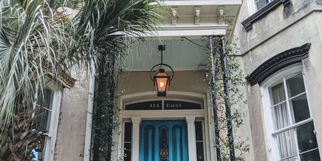 Savannah Private Tour of Historic Districts and Bonaventure - Image 4