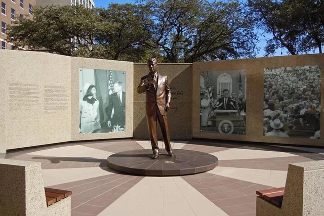 Fort Worth Scavenger Hunt Self-Guided Adventure 2 hr - Image 6