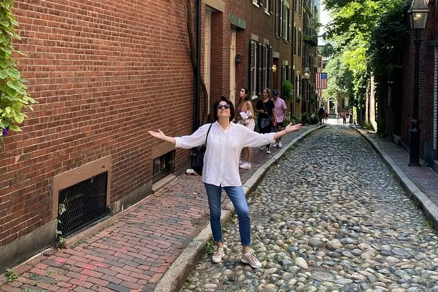 Boston Walking Tour of Beacon Hill and Freedom Trail - Image 4