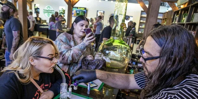 Las Vegas Cannabis Tour with Weed Lounge & Party Bus - Image 1