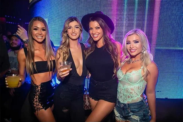 Las Vegas Nightclub Tour with Party Bus - Image 1